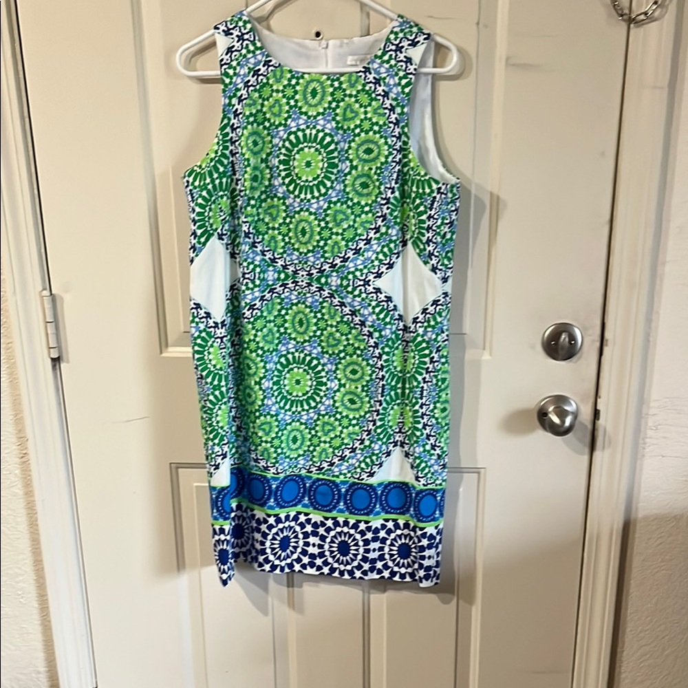 London Times Green and White Sleeveless Sheath Dress